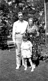 Chester Herrell Family in 1937